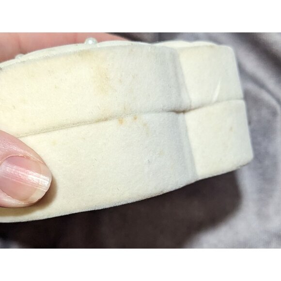 Coquette Regency Velvet Pearl White Heart Trinket Box - Picture 8 of 10